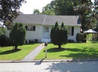 15 Valley Rd, Groton, CT 06340