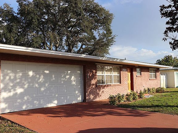 4th image of 2928 Sherwood Ln