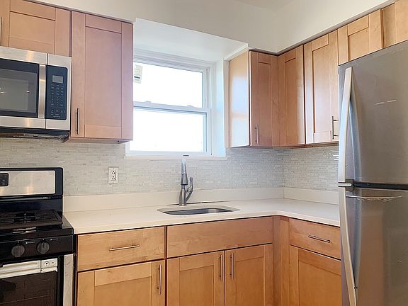 4th image of 52-84 74th St #3nk0df3sz