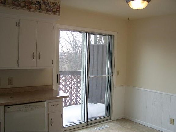 2nd image of 970 Woodhill Dr