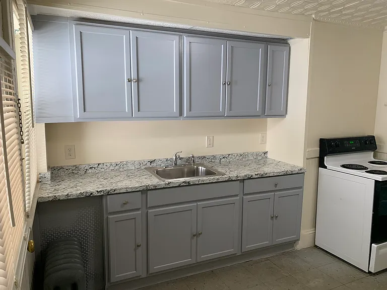 557 Lincoln St #2 — Photo 2