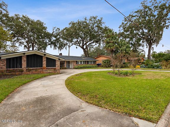 2nd image of 6764 LA LOMA Drive