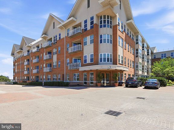 2nd image of 23 Pierside Dr Unit 119