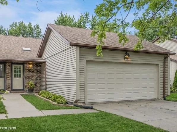 1935 S Ridge Dr, Coralville, IA 52241