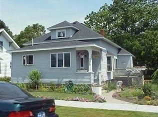 206 N Robert St, Ludington, MI 49431