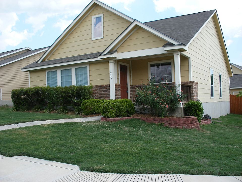 1st image of 210 Willow Grove Dr