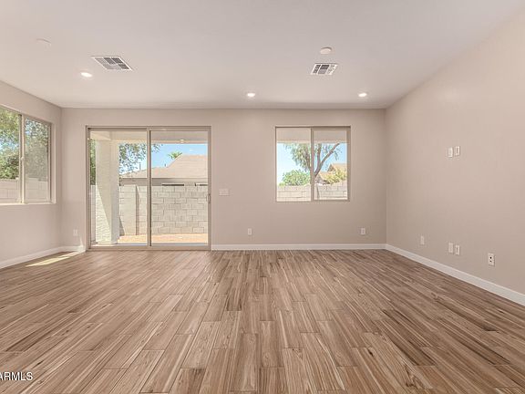 5th image of 530 N 89TH Street