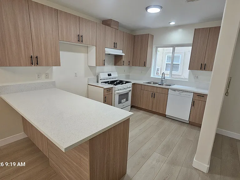 616 N Jackson St #103 — Photo 13