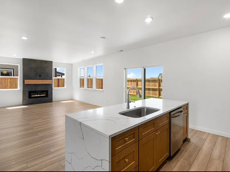 804 Accolade Loop — Photo 9