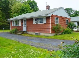 39 Maplewood Dr, Clinton, CT 06413