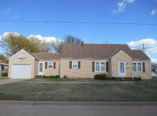 1300 N Center St, Hoisington, KS 67544