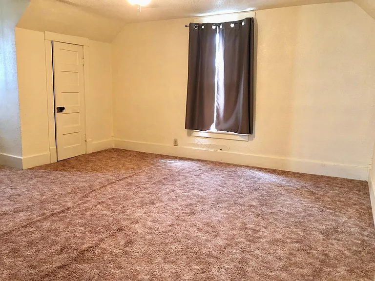 208 S Whites Ave — Photo 21