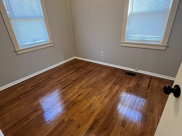 2206 Hillside Ave — Photo 9