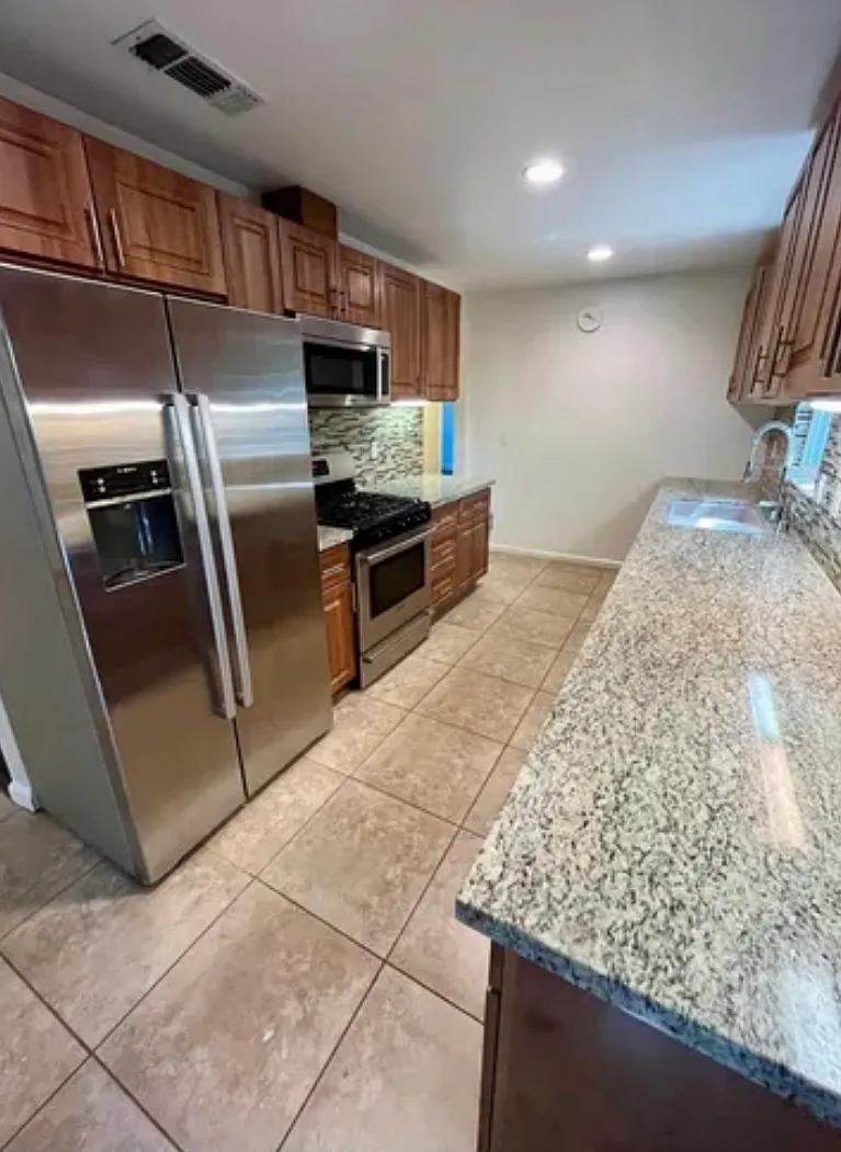 3 bed, 1200 sqft, $3,000 — Photo 1