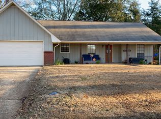 206 Shadow Wood Dr, Clinton, MS 39056