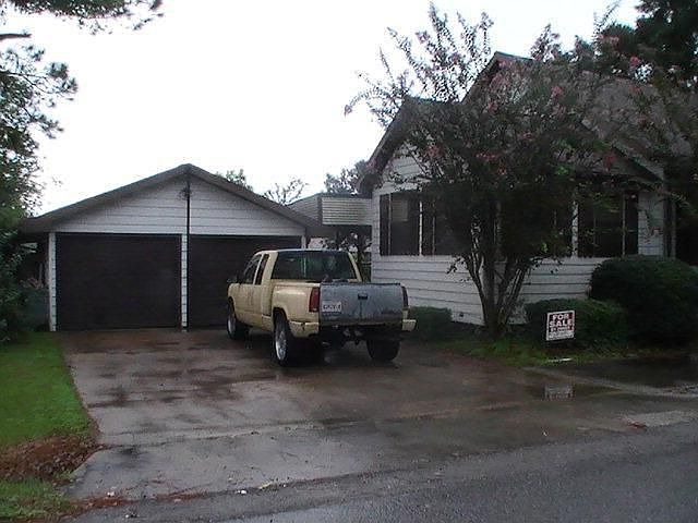 2nd image of 156 Saint Peter St