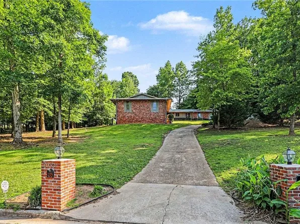 3084 Green Valley Dr, East Pt, GA 30344