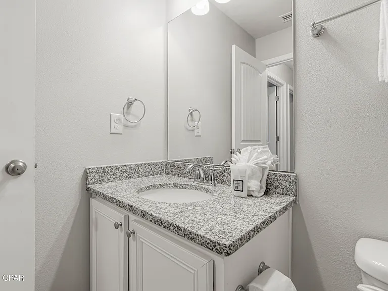 1883 Pointe Dr — Photo 24