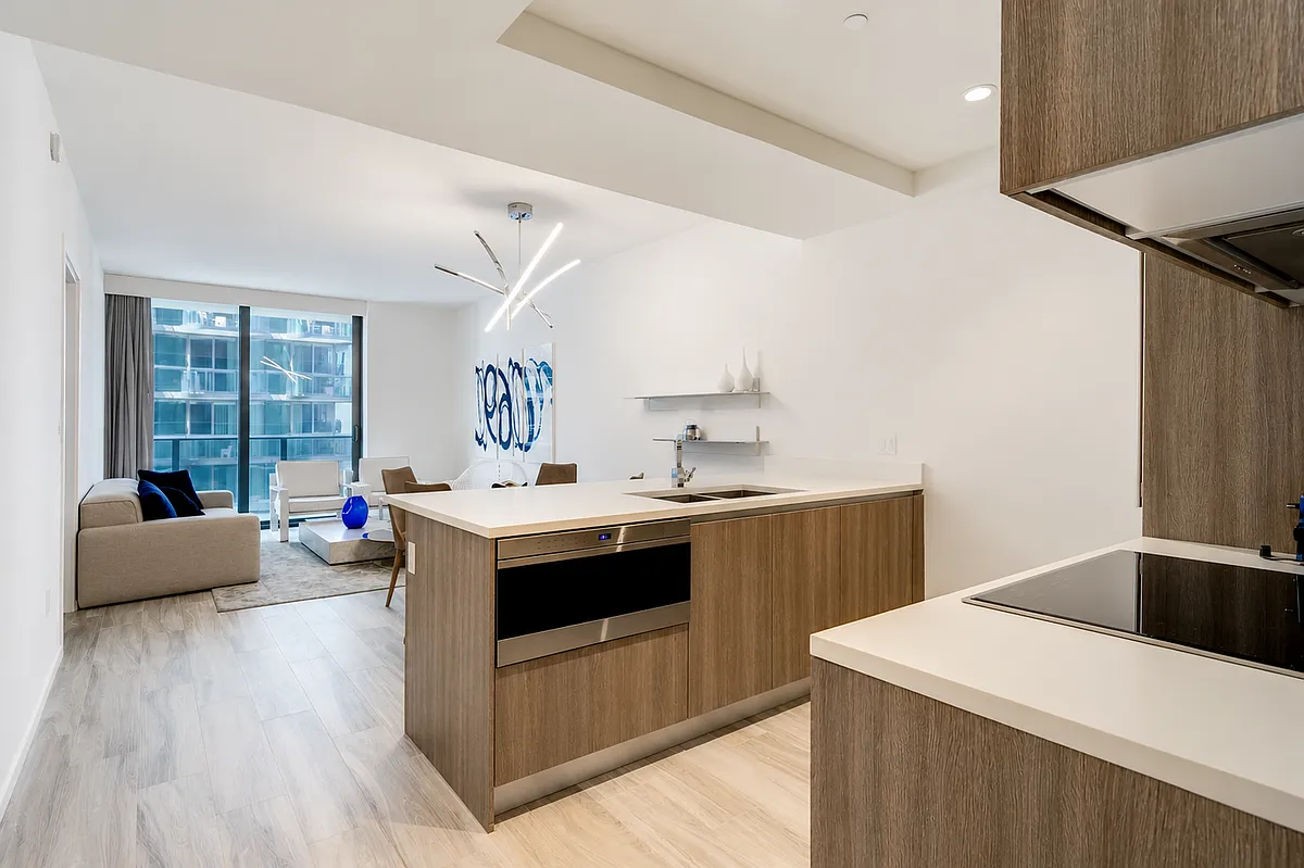 Building Photo - 801 S Miami Ave #2906