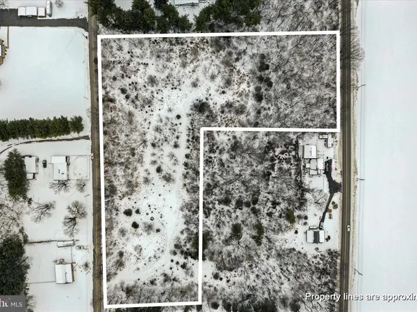 Pinehill Dr, Hagerstown, MD 21740