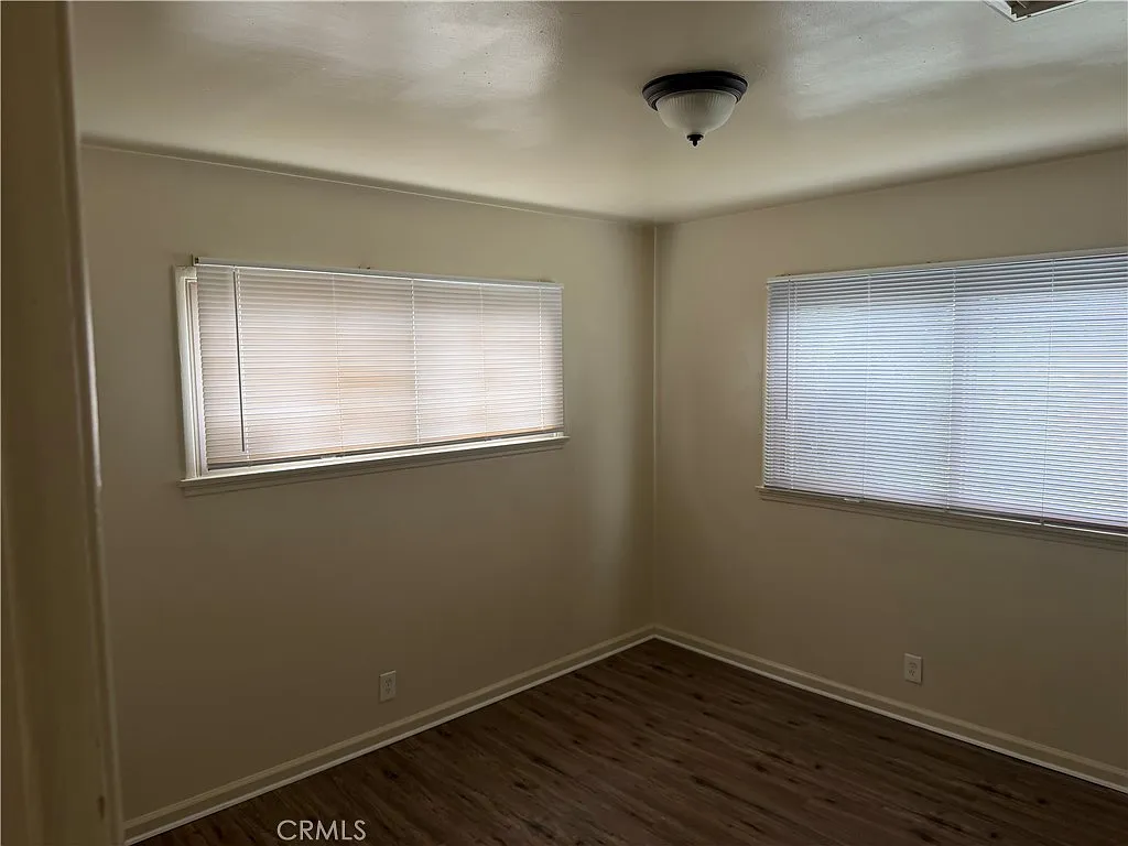 14 bed, 5842 sqft, $1,575 — Photo 4