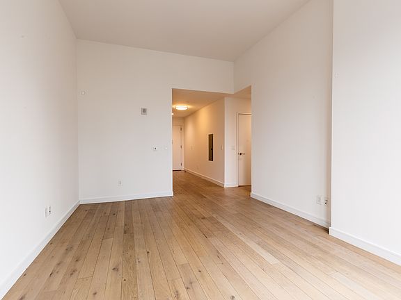 3rd image of 42-20 24th St APT 4E