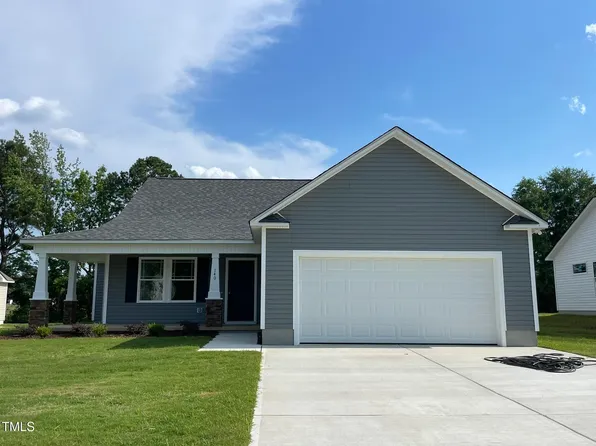 140 Oakfield Trace Dr, Four Oaks, NC 27524