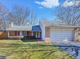 135 Avondale Dr, Sterling, VA 20164