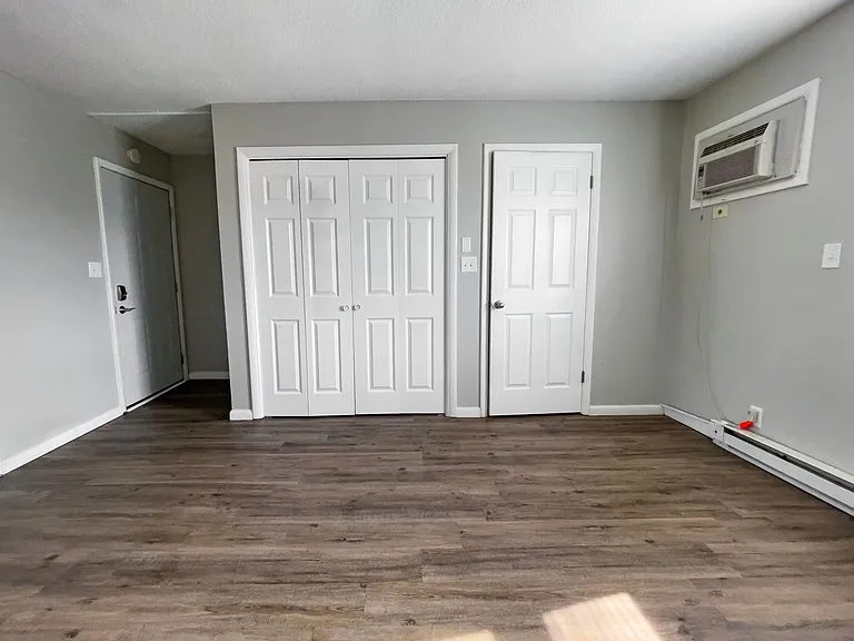 Preleasing For August! Close To Campus — Photo 6