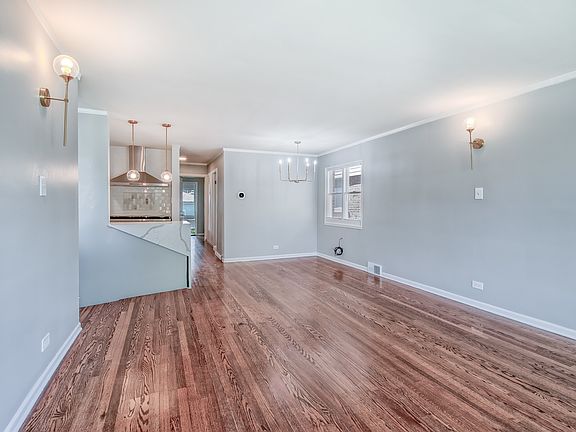 4th image of 2741 W Chase Ave