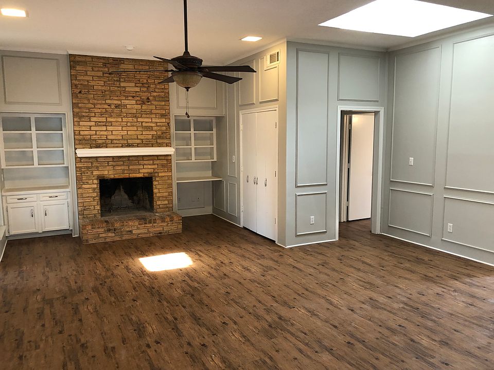 1st image of 2421 Saharah Dr