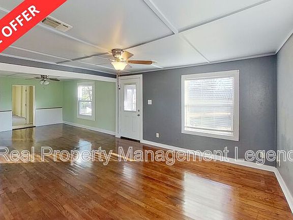 2nd image of 1030 Oak Dr