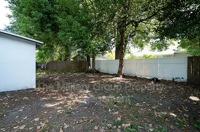 2115 Minerva Ave — Photo 26