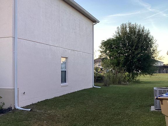 4th image of 355 ALDERSHOT Court