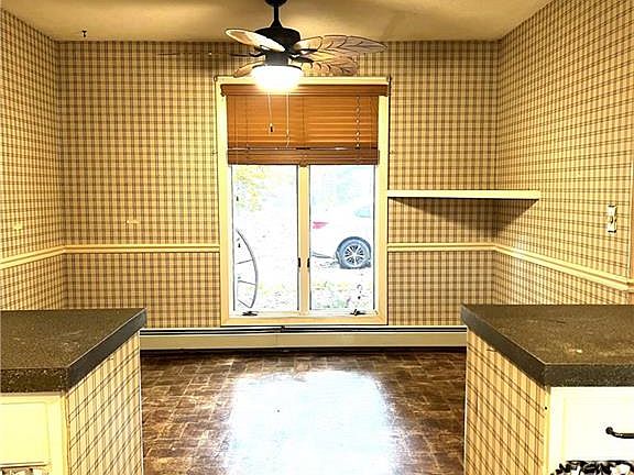 3rd image of 5 Pine Ln