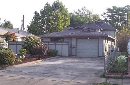 2nd image of 803 S 4th Ave