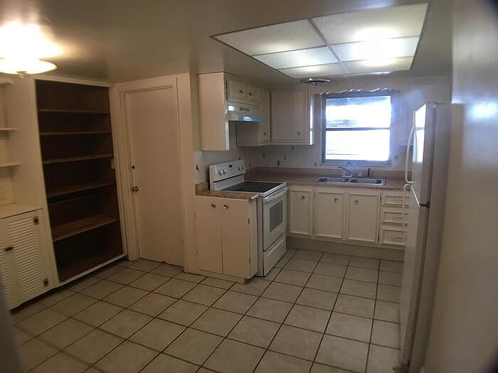 1st image of 355 Bamboo Dr