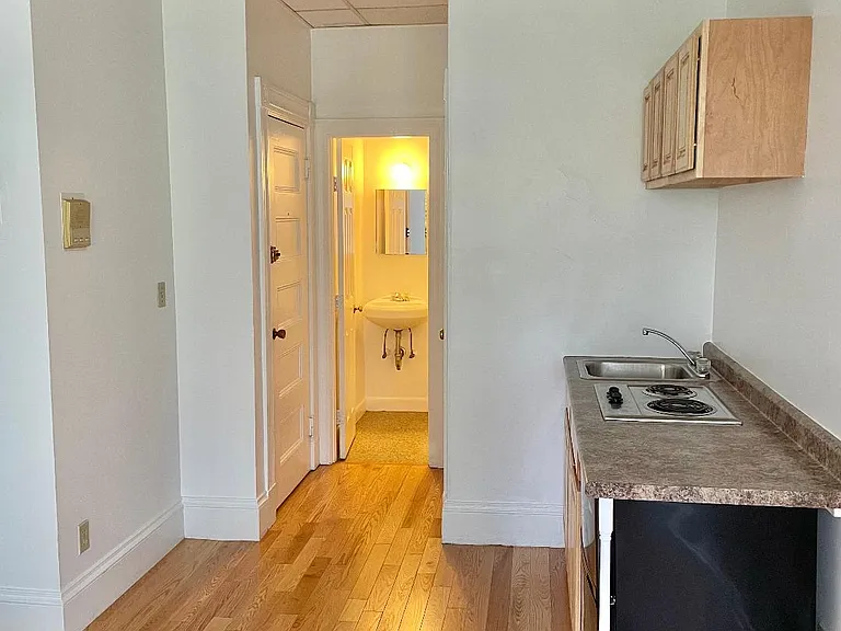 854 Beacon St #10 — Photo 2