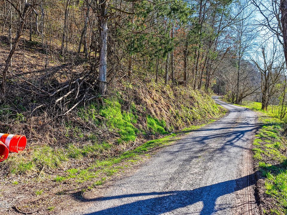 1st image of War Valley Rd