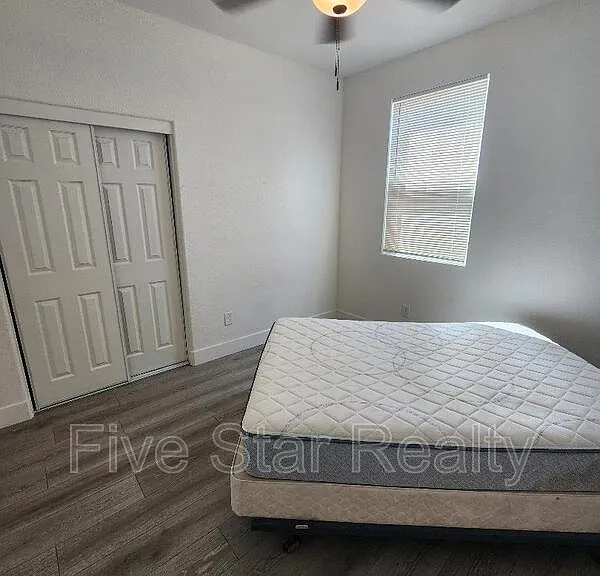 9539 Poplar Way — Photo 11