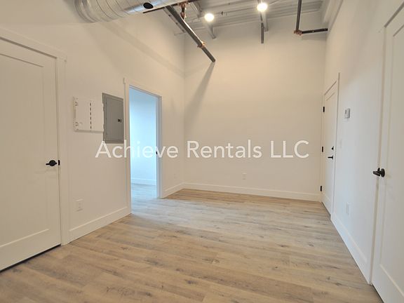 5th image of 1089 W 130 S #202