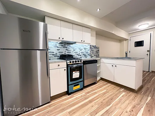 Rented by Bohemia Realty Group | media 26