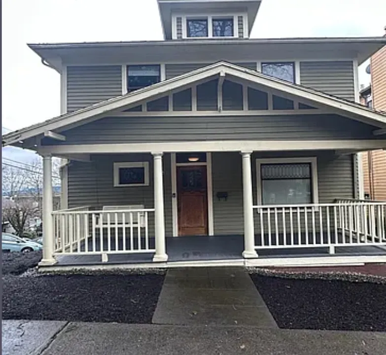 5004 SW View Point Ter