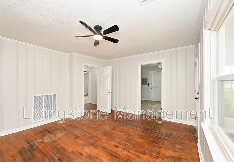 872 W Albert Gallatin Ave — Photo 5