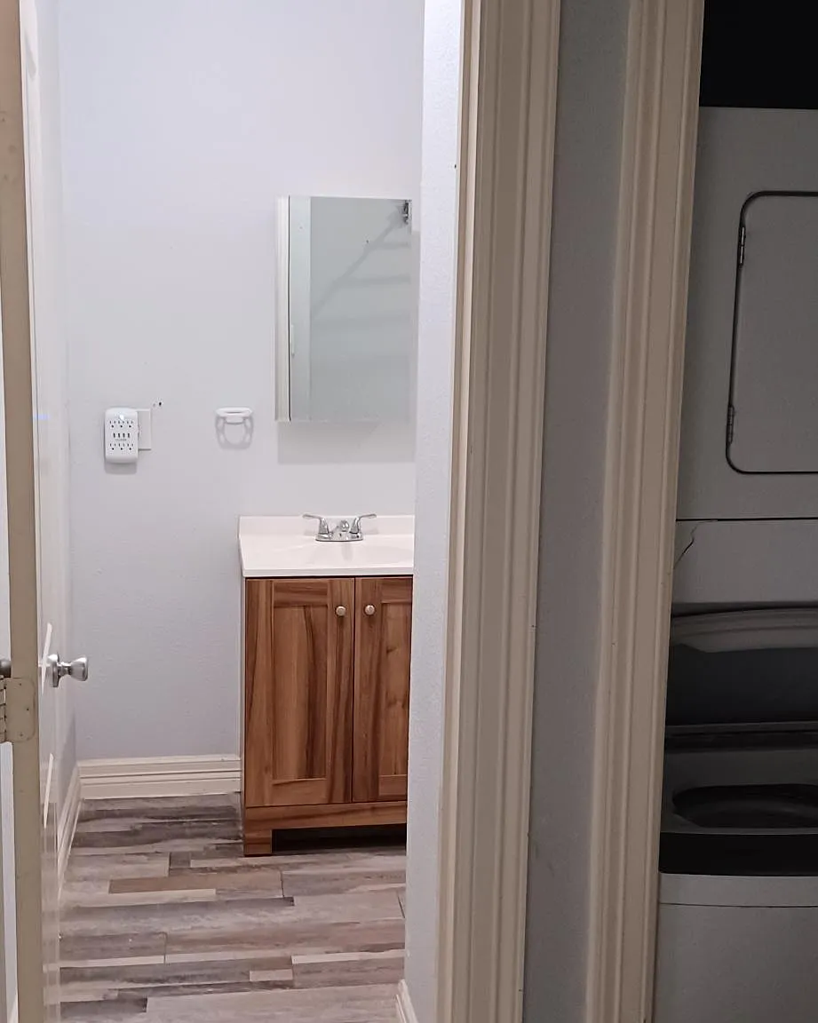 1 bed, 850 sqft, $1,450 — Photo 4