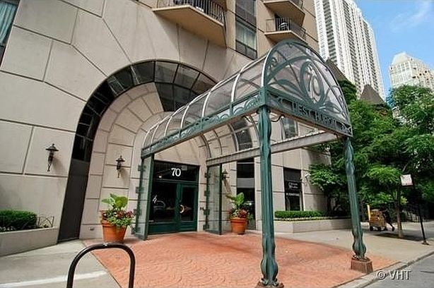 1st image of 70 W Huron St APT 2510