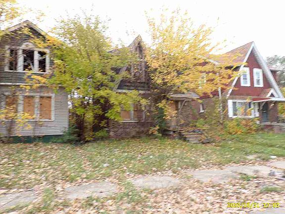 14209 Greenlawn