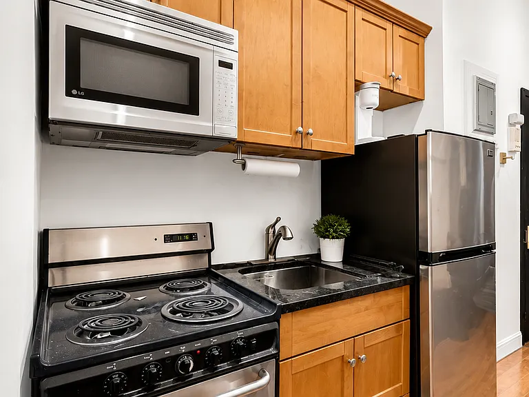248 Broome St #4 — Photo 4