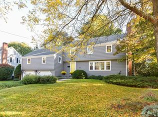 43 Sheep Hill Dr, West Hartford, CT 06117