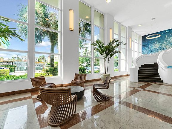 4th image of 10350 W Bay Harbor Dr APT 4K